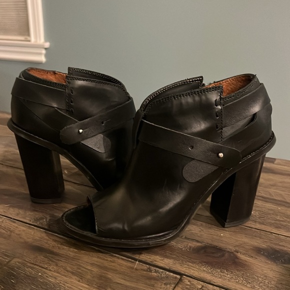 SixtySeven/Anthropologie Leather Ankle Boots chunk Heel - Picture 3 of 16